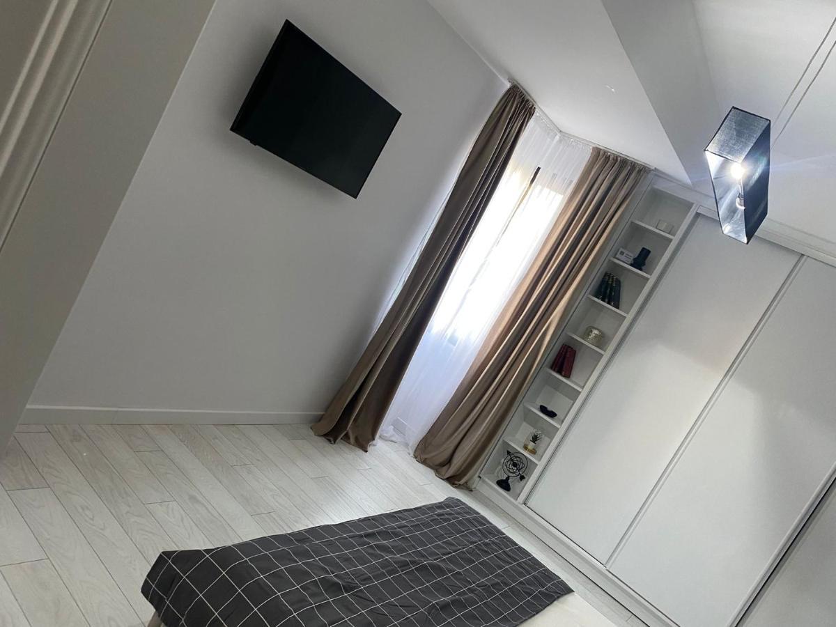 Ultracentral Calea Victoriei Apartment *